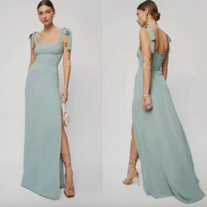 Elegant Sleeveless Blue Dress